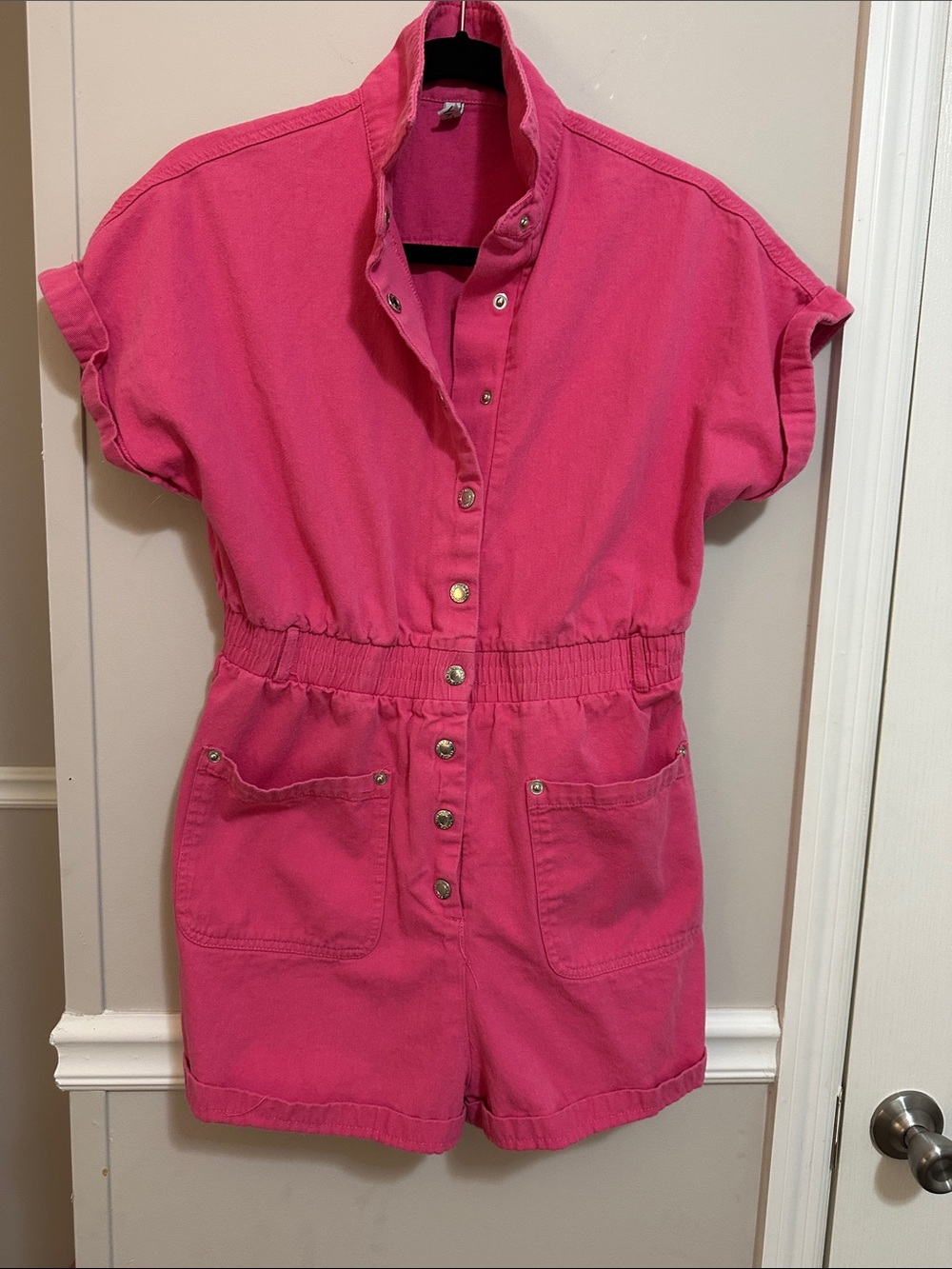 ChouYatou sz small Hot Pink Denim Short Sleeve Snap Button Romper W/Pockets EUC